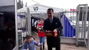 Cilvegözü'nde Suriyeli Göçmenlere İkram