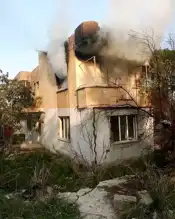 Antakya'da Metruk Binası Yandı