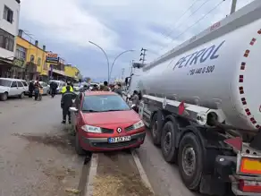 Dörtyol'da Tır-Otomobil Kazası: İki Araç Hasarlı