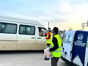 Hatay'da İftar Kumanyaları Dağıtılıyor
