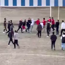 Amatör Maçta Kavga: 5 Yaralı