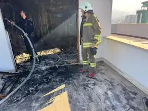 Depremzede Binalarda Yangın Tehlikesi: Hatay'da Söndürme Operasyonu