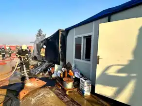 Hatay Defne'de Konteyner Yangını: 4 Konteyner Küle Döndü