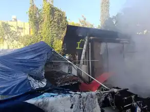 Depremzede Ailesinin Konteyneri Yandı