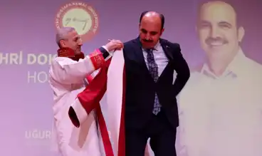 HMKÜ, Başkana Fahri Doktora Verdi
