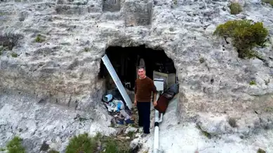 Mağara Adamı, Konteyner'da Huzursuz!