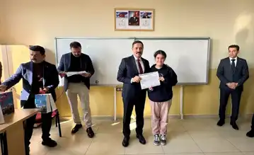 Güneydoğu'da Karne Heyecanı: Binlerce Öğrenci Tatile Girdi