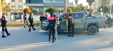 İskenderun'da Güvenlik Uygulaması: Polis, GBT ve Araç Araması Yaptı