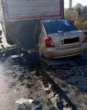 İskenderun'da Otomobil-Tır Çarpışması: 2 Yaralı