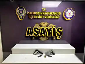 İskenderun'da Ruhsatsız Tabancalar Ele Geçirildi, 1 Tutuklama
