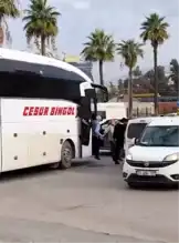 Şehirde Sopalı Kavga: Otobüs Şoförü ile Sürücü Karşı Karşıya