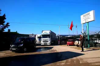 30 Tır İnsani Yardım Suriye'ye Uğurlandı