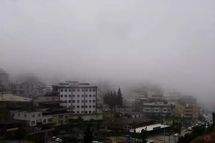Belen'de Yoğun Sis Trafiği Felç Etti