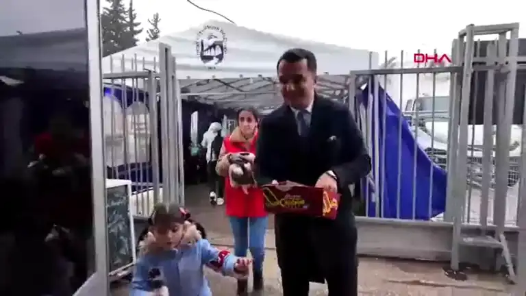 Cilvegözü'nde Suriyeli Göçmenlere İkram