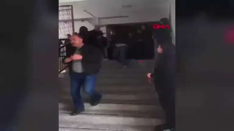 Emektar Öğretmen Bölükbaşı'na Veda