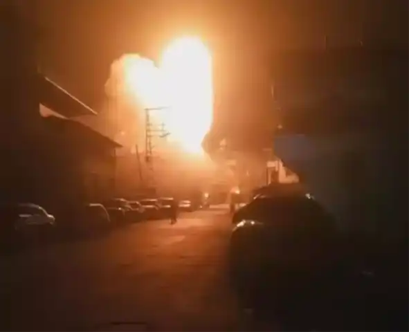 Trafo Patlamasıyla Mahalle Karanlığa Gömüldü