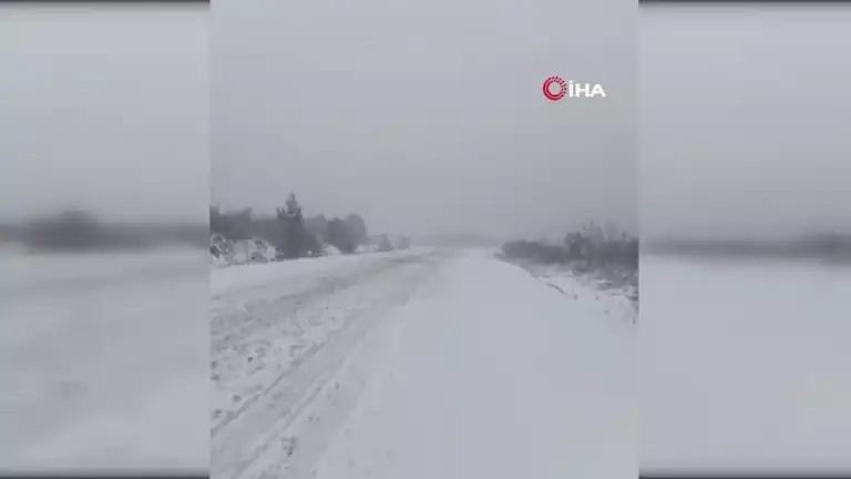 Yüksek Dağlarda Kar Yağışı