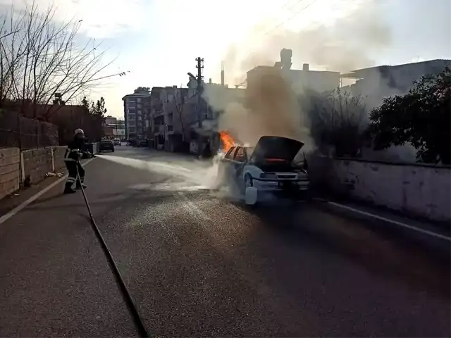 Hatay'da Seyir Halindeki Araçta Yangın!