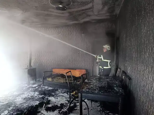 Ev Yangını: 3 Kişi Yaralandı