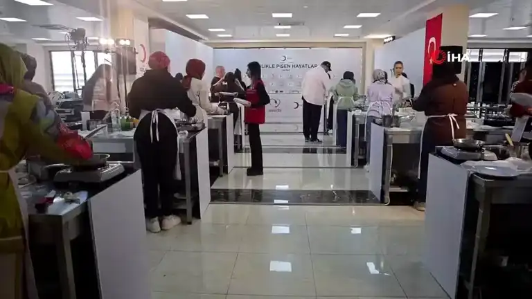 Kızılay'dan Depremzedelere Yemek Eğitimi