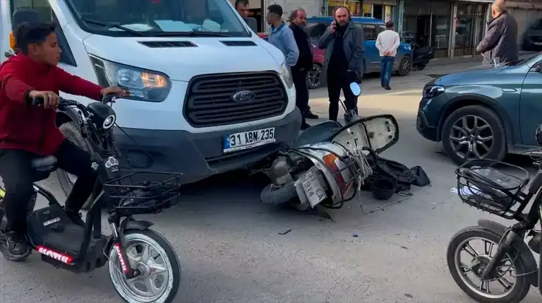 İskenderun'da Motosiklet Kazası: Yaralı Var!